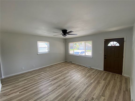 5th image of 4037 Reading Rd