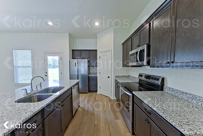 113 Teddy Ln — Photo 7