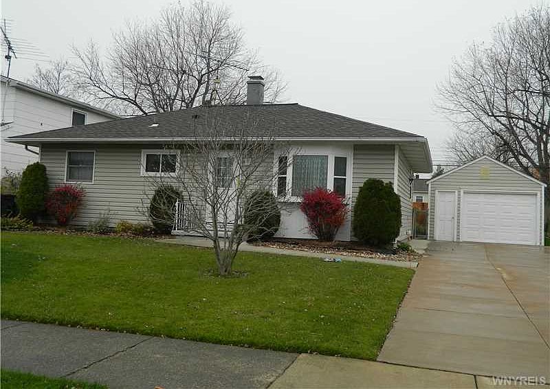 1st image of 42 Coronet Dr