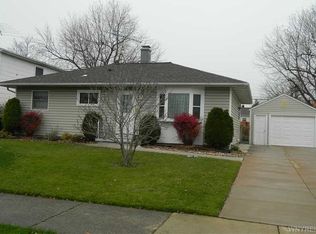 42 Coronet Dr, Tonawanda, NY 14150