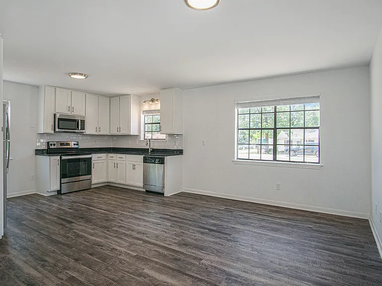 Greendale Apartments — Photo 18