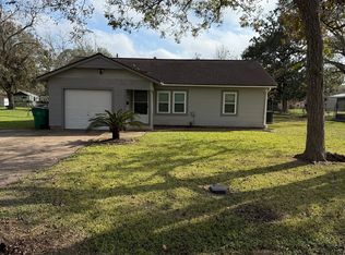 706 Alice St, Sweeny, TX 77480