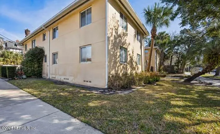 2159 Riverside Ave #7 — Photo 23