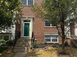 14617 Stream Pond Dr, Centreville, VA 20120