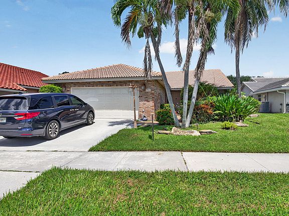 3rd image of 7523 Silver Woods Ct