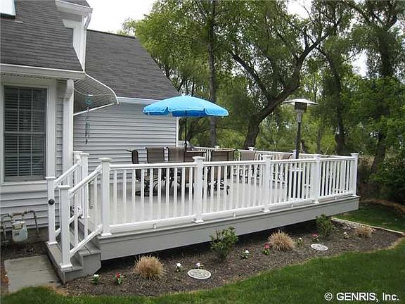 3rd image of 109 Yacht Club Dr