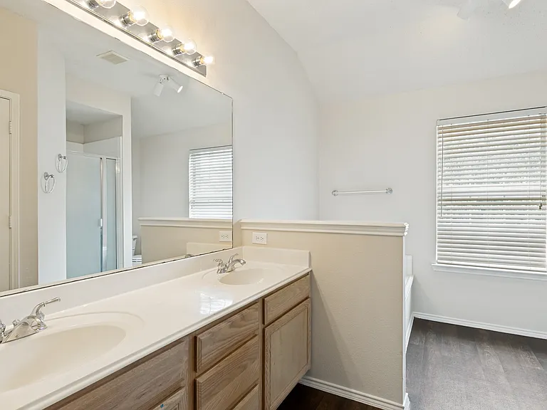 732 Fox Run Trl — Photo 7