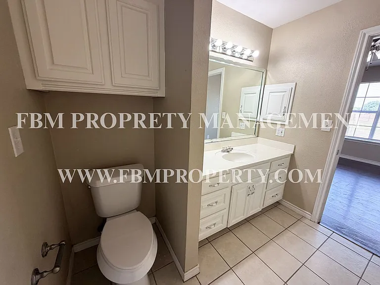 2702 Boyd St — Photo 13