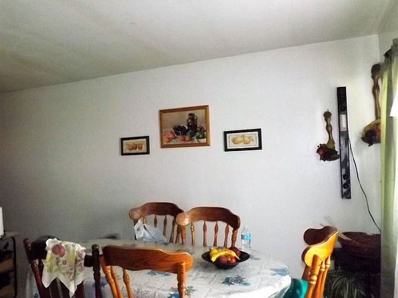 3rd image of 3613 Beaumont Ct