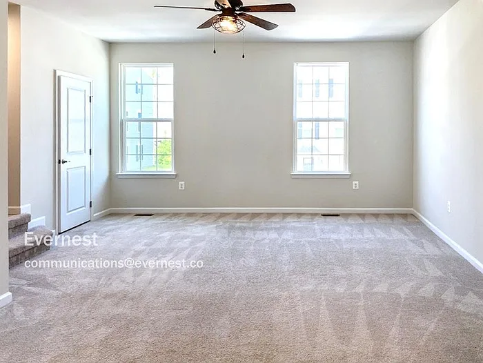 8433 Devries Ln — Photo 10