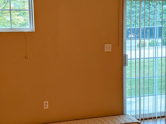 4th image of 9303 Stonestreet Rd Unit 203