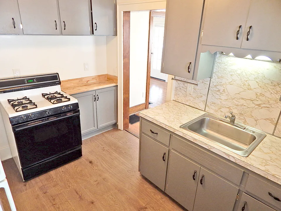 235 E Elm St