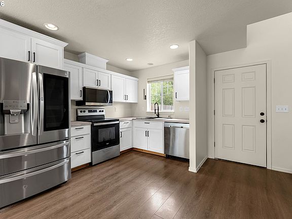 5th image of 519 NE 2nd St
