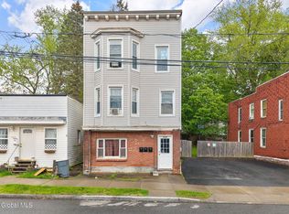 1016 3rd St, Rensselaer, NY 12144