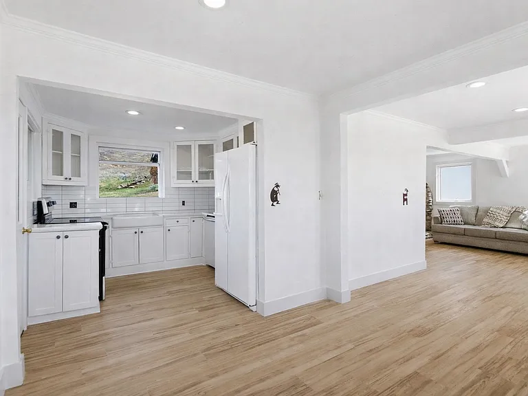 300 Moulton Ln #1 — Photo 37
