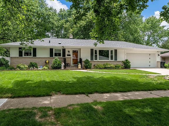 2nd image of 2430 Evanston Dr