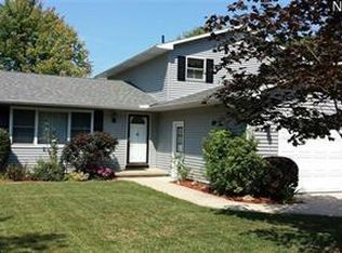 172 Timberlane Dr, Elyria, OH