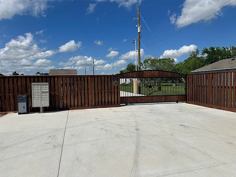 17310 Cowan Rd — Photo 8