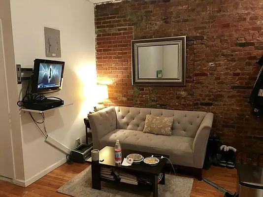 Rented by The Ave Agency, LLC | media 15