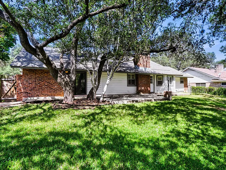 715 Fabulous Dr — Photo 23