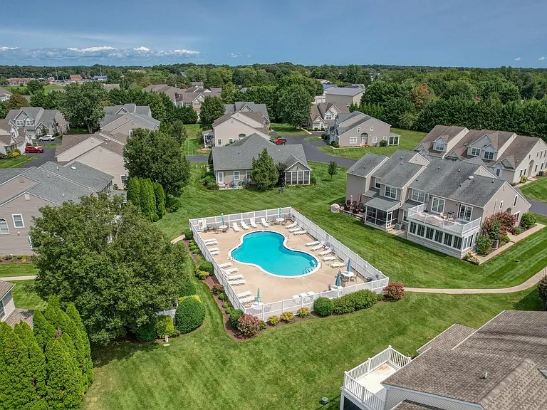 17 Sea Chase Dr #9 — Photo 3