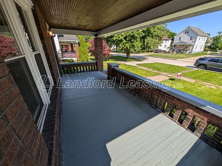 1850 E 33rd St — Photo 3