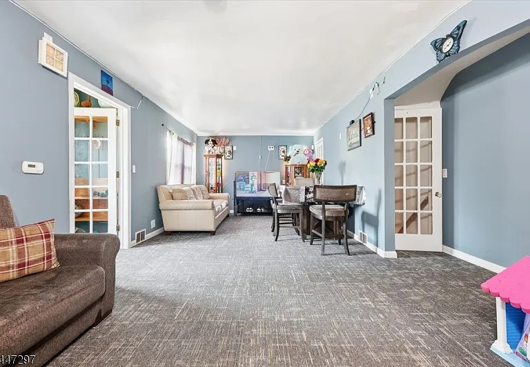 409 Tryon Ave — Photo 6