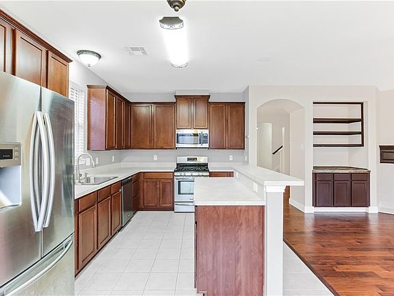 2nd image of 4517 Hickory Meadows Ln