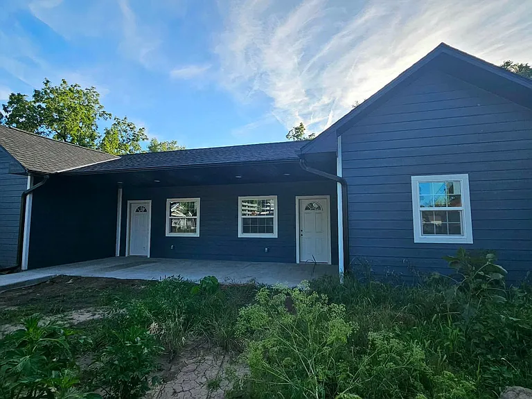 322 Main St #B — Photo 8