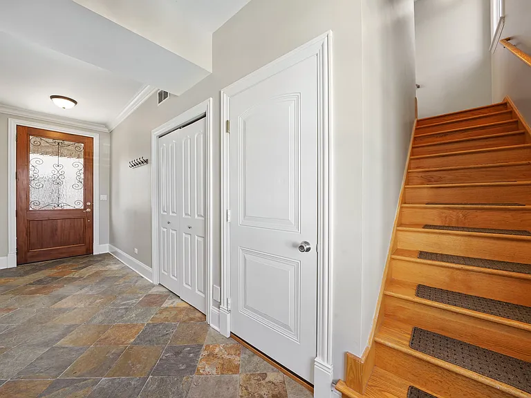 825 S La Grange Rd #A — Photo 12