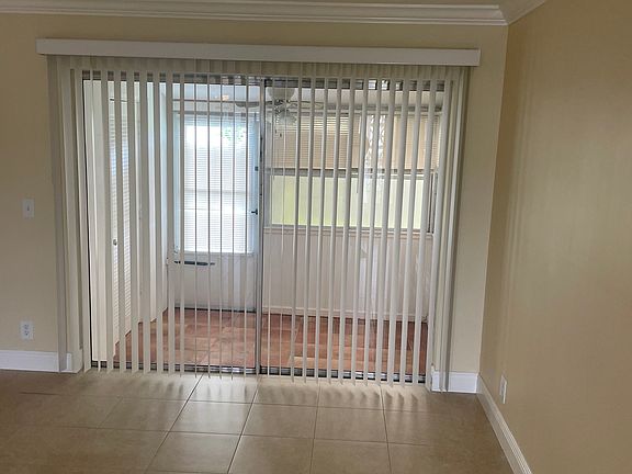 4th image of 2926 Ashley Dr E APT E
