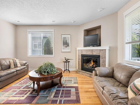 2nd image of 3085 Sherman Rd #15