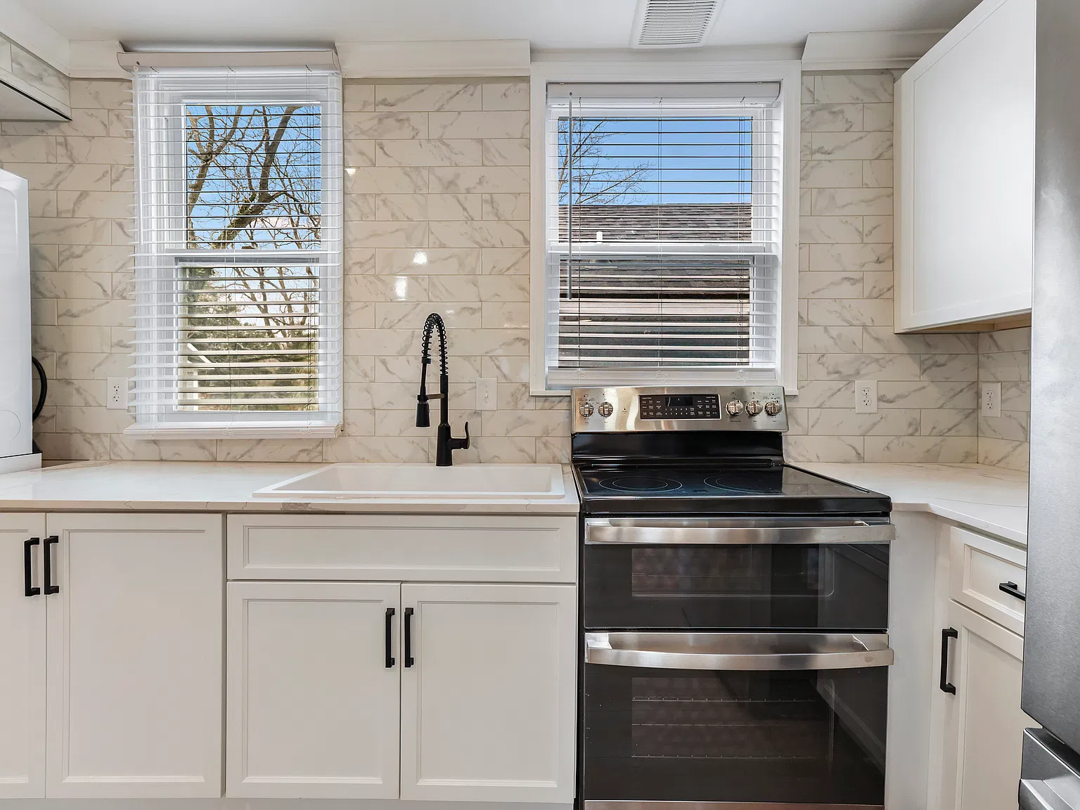 3 bed, 1250 sqft, $2,100 — Photo 3