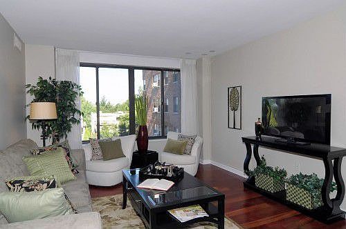 4th image of 3114 Wisconsin Ave NW APT 303