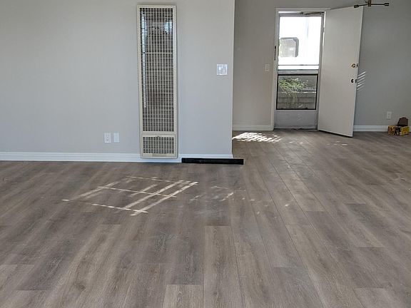 3rd image of 4515 Castle Ln #4515