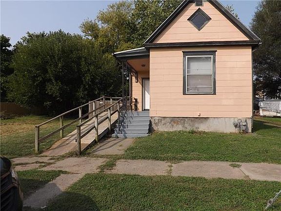 2nd image of 818 S 21st St
