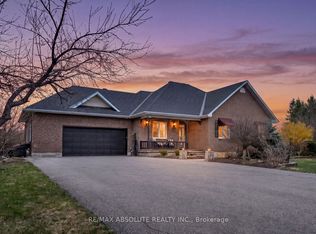 1801 Rocklane Dr, Ottawa, ON K2W 1B5