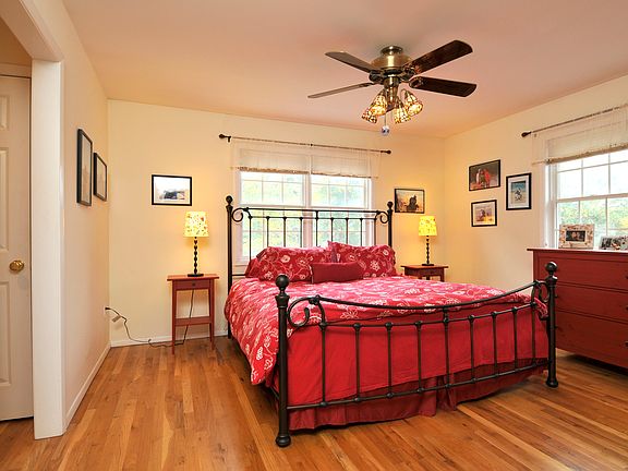 4th image of 6 S Ferris St