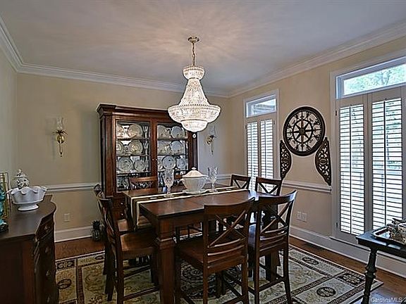 4th image of 2067 Cavendale Dr