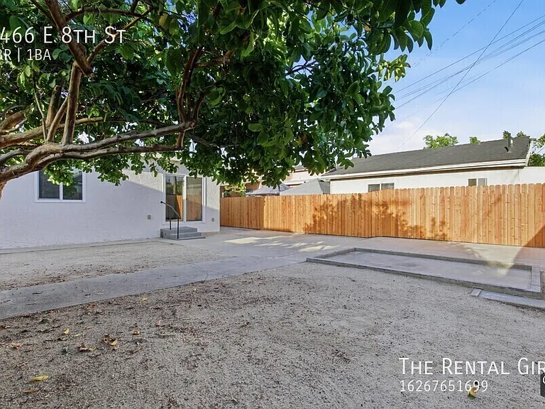 3466 E 8th St — Photo 23