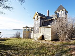 51 Highland Ave, Hull, MA 02045