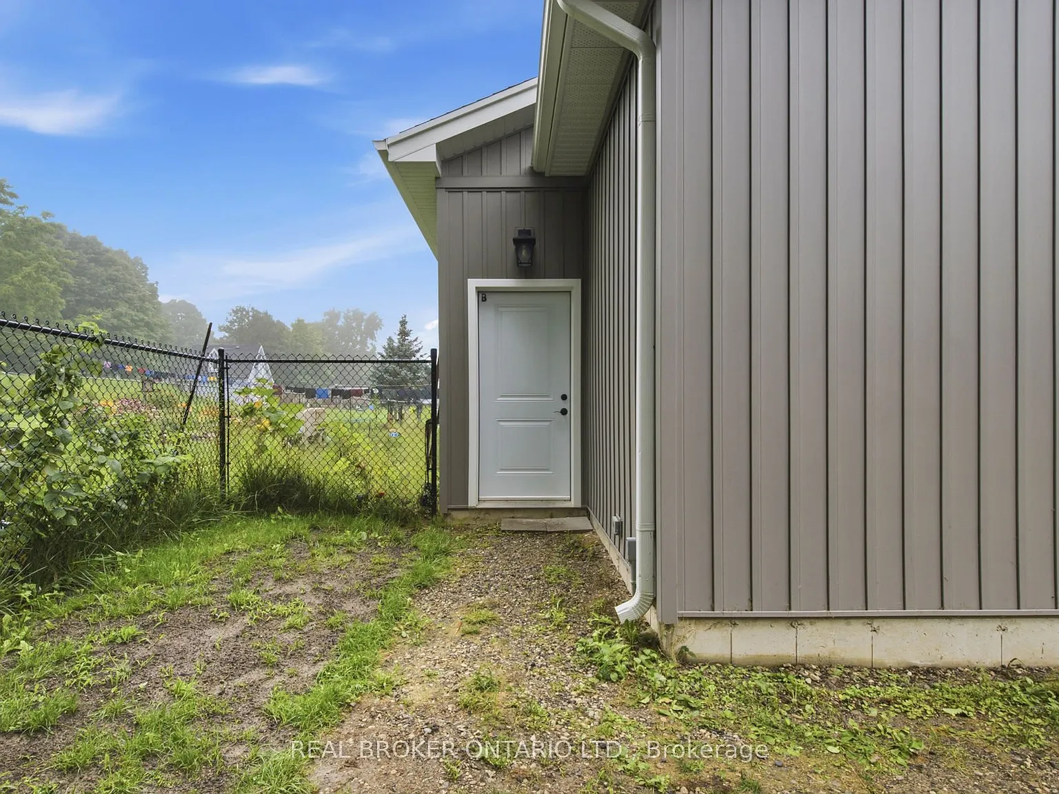 1 bed, $2,400 — Photo 3