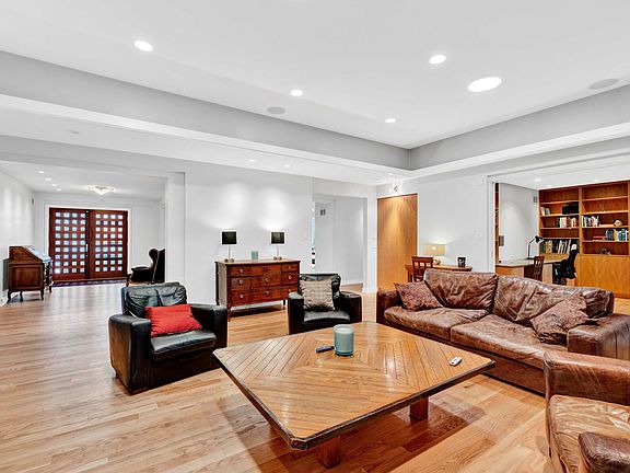 5th image of 6461 N Longmeadow Ave