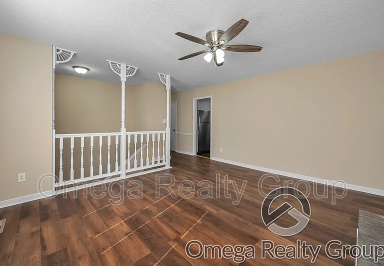3126 Sleepy Hollow Dr — Photo 5
