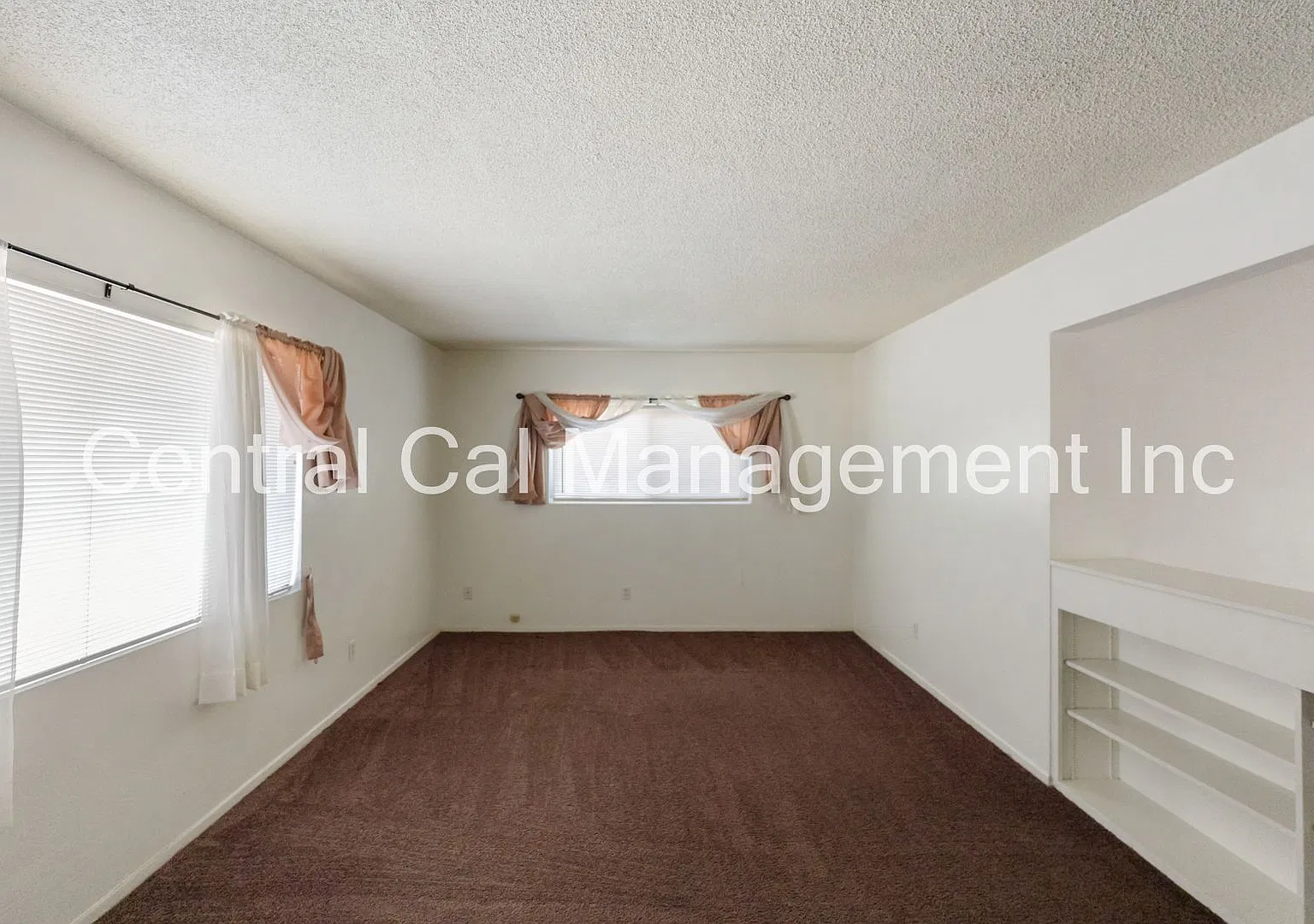 3 Bedroom/2 Bath Home - $2125 Per Month! — Photo 4