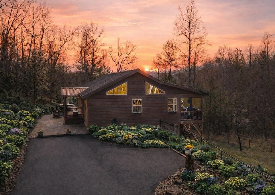 1st image of 1220 Burger Rd