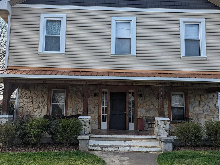 1206 S Salisbury St — Photo 12