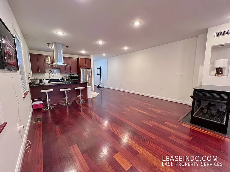 3573 Warder St NW #4 — Photo 4