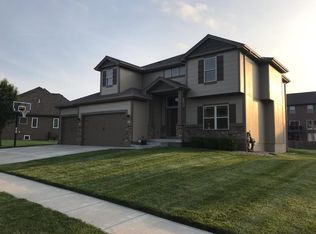 1717 Cambridge Cir, Kearney, MO 64060