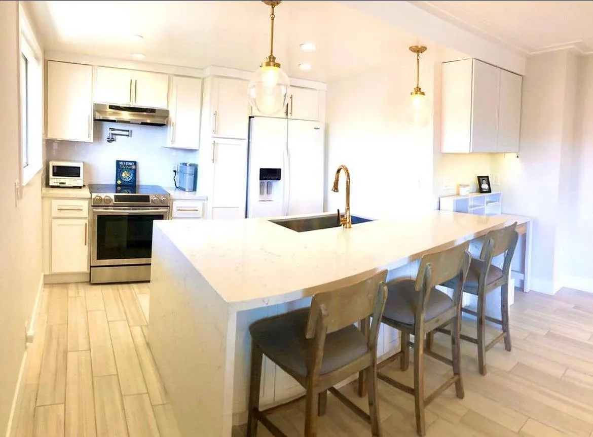 644 Manhattan Beach Blvd — Photo 2